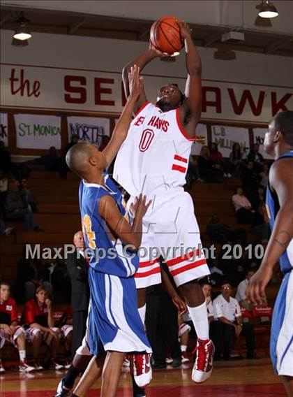 Thumbnail 1 in Verbum Dei @ Redondo (Seahawk Classic) photogallery.