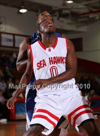 Thumbnail 1 in Verbum Dei @ Redondo (Seahawk Classic) photogallery.
