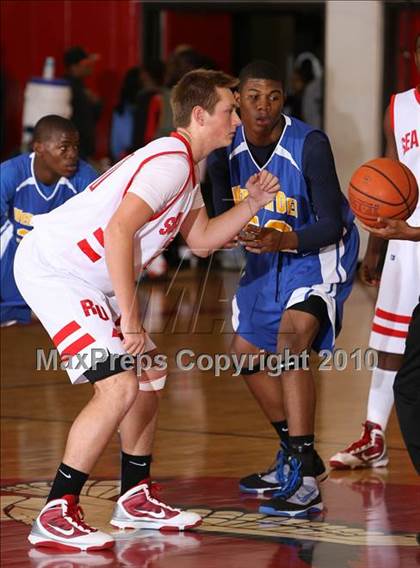 Thumbnail 1 in Verbum Dei @ Redondo (Seahawk Classic) photogallery.