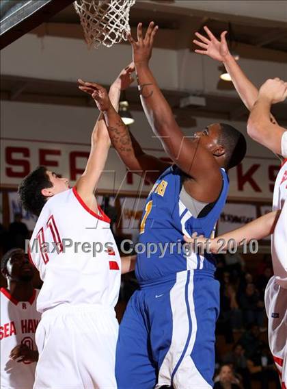 Thumbnail 2 in Verbum Dei @ Redondo (Seahawk Classic) photogallery.