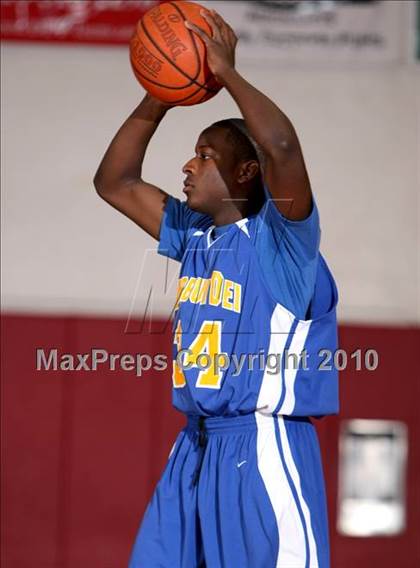 Thumbnail 3 in Verbum Dei @ Redondo (Seahawk Classic) photogallery.