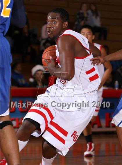 Thumbnail 1 in Verbum Dei @ Redondo (Seahawk Classic) photogallery.