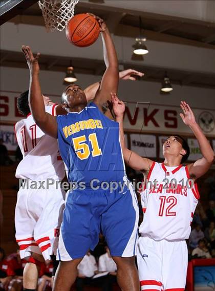 Thumbnail 1 in Verbum Dei @ Redondo (Seahawk Classic) photogallery.