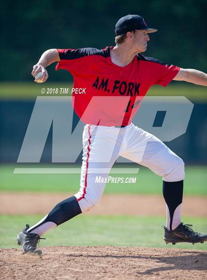 Thumbnail 3 in Servite vs. American Fork photogallery.