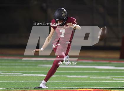 Thumbnail 2 in Oaks Christian vs. Regis Jesuit (Honor Bowl) photogallery.