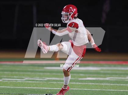 Thumbnail 3 in Oaks Christian vs. Regis Jesuit (Honor Bowl) photogallery.