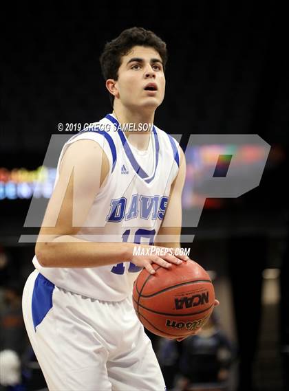 Thumbnail 2 in Jesuit vs Davis (@Golden 1 Center) photogallery.