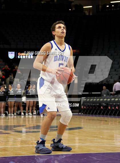 Thumbnail 2 in Jesuit vs Davis (@Golden 1 Center) photogallery.