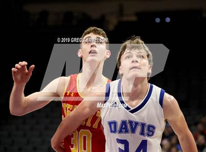 Thumbnail 2 in Jesuit vs Davis (@Golden 1 Center) photogallery.