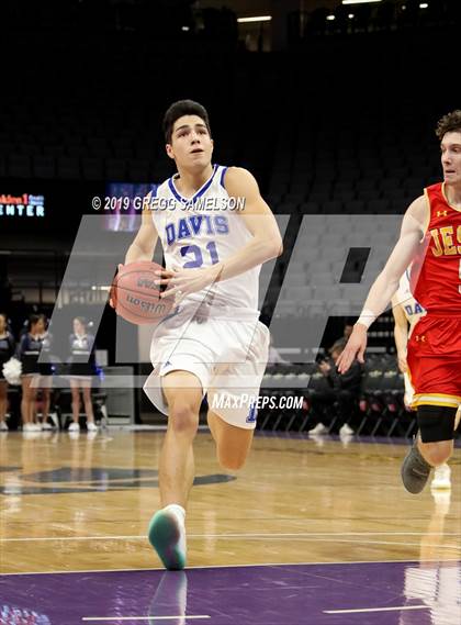 Thumbnail 2 in Jesuit vs Davis (@Golden 1 Center) photogallery.