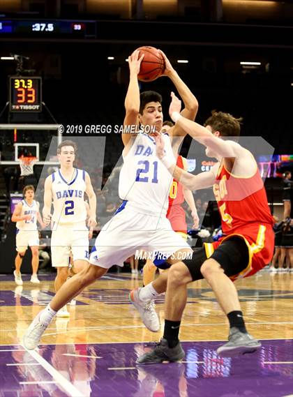 Thumbnail 3 in Jesuit vs Davis (@Golden 1 Center) photogallery.