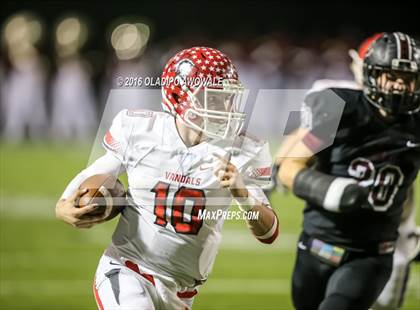 Thumbnail 2 in Van vs. Princeton (UIL 4A Bi-District Playoff) photogallery.