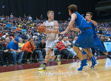 Thumbnail 1 in East Chambers vs. Van Alstyne (UIL 3A Semifinal) photogallery.