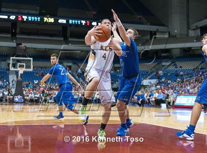 Thumbnail 3 in East Chambers vs. Van Alstyne (UIL 3A Semifinal) photogallery.