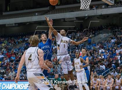 Thumbnail 2 in East Chambers vs. Van Alstyne (UIL 3A Semifinal) photogallery.