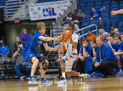Thumbnail 1 in East Chambers vs. Van Alstyne (UIL 3A Semifinal) photogallery.