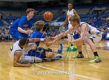 Thumbnail 3 in East Chambers vs. Van Alstyne (UIL 3A Semifinal) photogallery.