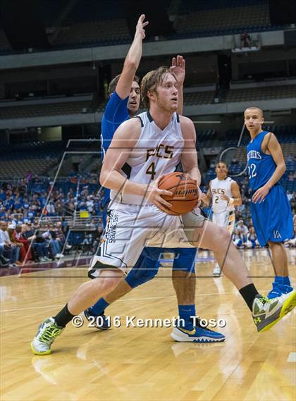 Thumbnail 2 in East Chambers vs. Van Alstyne (UIL 3A Semifinal) photogallery.