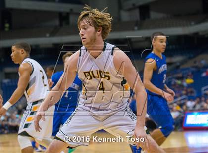 Thumbnail 3 in East Chambers vs. Van Alstyne (UIL 3A Semifinal) photogallery.