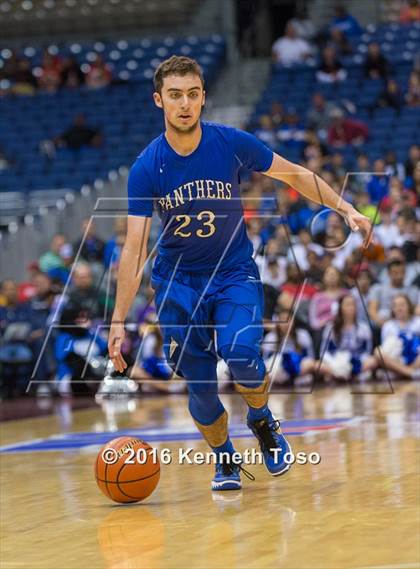 Thumbnail 2 in East Chambers vs. Van Alstyne (UIL 3A Semifinal) photogallery.
