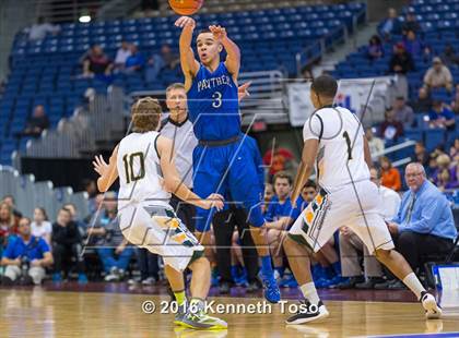 Thumbnail 2 in East Chambers vs. Van Alstyne (UIL 3A Semifinal) photogallery.