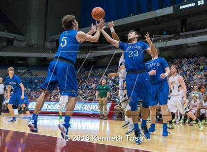 Thumbnail 2 in East Chambers vs. Van Alstyne (UIL 3A Semifinal) photogallery.