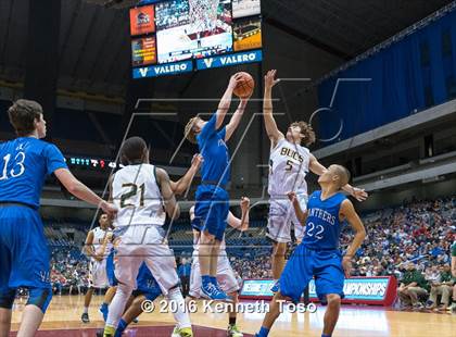 Thumbnail 1 in East Chambers vs. Van Alstyne (UIL 3A Semifinal) photogallery.