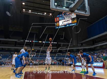 Thumbnail 1 in East Chambers vs. Van Alstyne (UIL 3A Semifinal) photogallery.