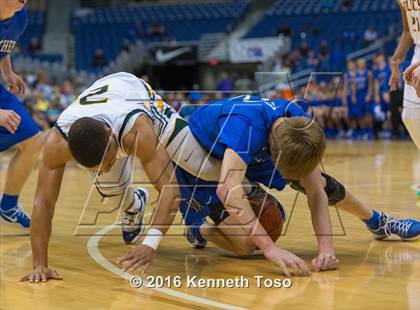 Thumbnail 2 in East Chambers vs. Van Alstyne (UIL 3A Semifinal) photogallery.