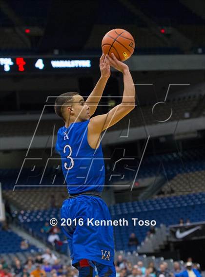 Thumbnail 3 in East Chambers vs. Van Alstyne (UIL 3A Semifinal) photogallery.