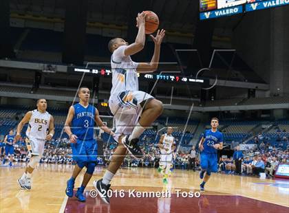 Thumbnail 3 in East Chambers vs. Van Alstyne (UIL 3A Semifinal) photogallery.
