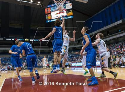 Thumbnail 2 in East Chambers vs. Van Alstyne (UIL 3A Semifinal) photogallery.