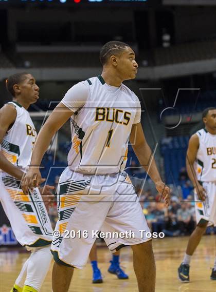 Thumbnail 3 in East Chambers vs. Van Alstyne (UIL 3A Semifinal) photogallery.