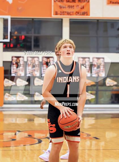 Thumbnail 2 in Grand Saline vs Chapel Hill photogallery.