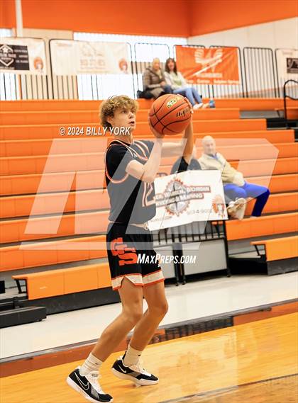 Thumbnail 3 in Grand Saline vs Chapel Hill photogallery.