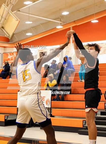 Thumbnail 3 in Grand Saline vs Chapel Hill photogallery.