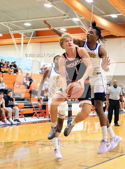 Thumbnail 1 in Grand Saline vs Chapel Hill photogallery.