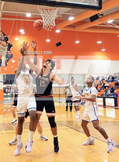 Thumbnail 2 in Grand Saline vs Chapel Hill photogallery.