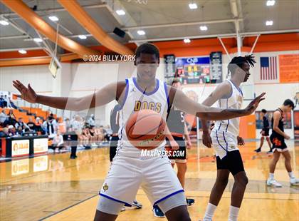 Thumbnail 2 in Grand Saline vs Chapel Hill photogallery.