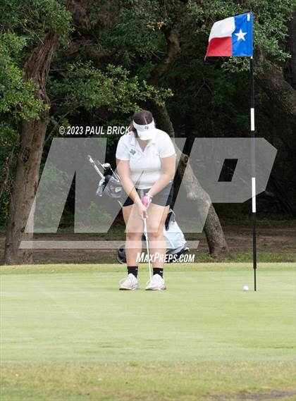 Thumbnail 2 in UIL 2A Girls Golf Finals  photogallery.