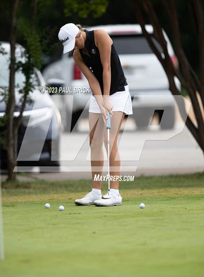Thumbnail 2 in UIL 2A Girls Golf Finals  photogallery.