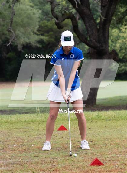 Thumbnail 1 in UIL 2A Girls Golf Finals  photogallery.