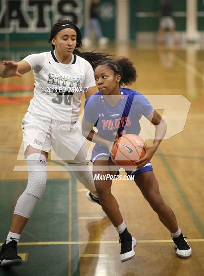 Thumbnail 3 in Archbishop Mitty vs. St. Joseph Notre Dame (Elite is Earned Showcase) photogallery.