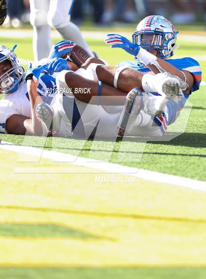 Thumbnail 1 in Westlake vs. Katy Taylor (UIL 6A Division 2 Semifinal) photogallery.