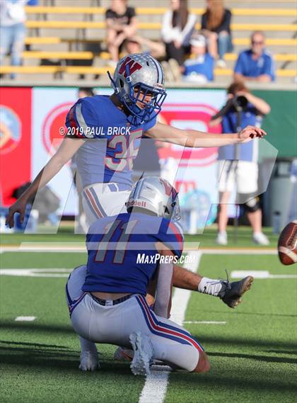 Thumbnail 2 in Westlake vs. Katy Taylor (UIL 6A Division 2 Semifinal) photogallery.