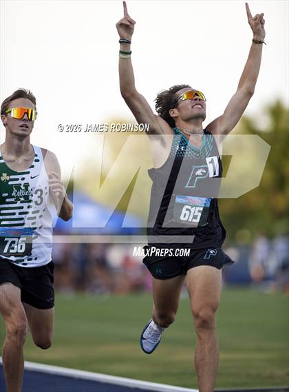 Thumbnail 1 in FHSAA Class 1A Final (800m) photogallery.