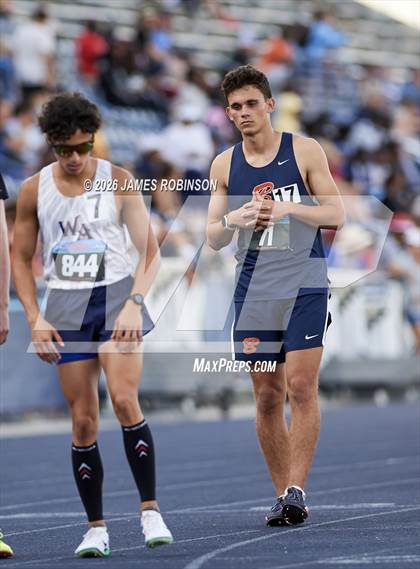 Thumbnail 2 in FHSAA Class 1A Final (800m) photogallery.