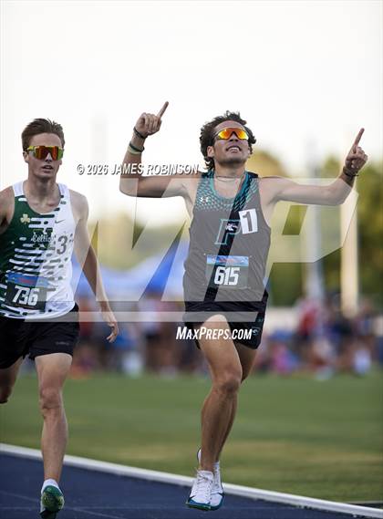 Thumbnail 2 in FHSAA Class 1A Final (800m) photogallery.