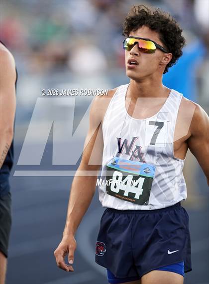 Thumbnail 1 in FHSAA Class 1A Final (800m) photogallery.