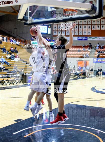 Thumbnail 3 in Central Catholic vs West Campus (CIF SJS D4 Final) photogallery.